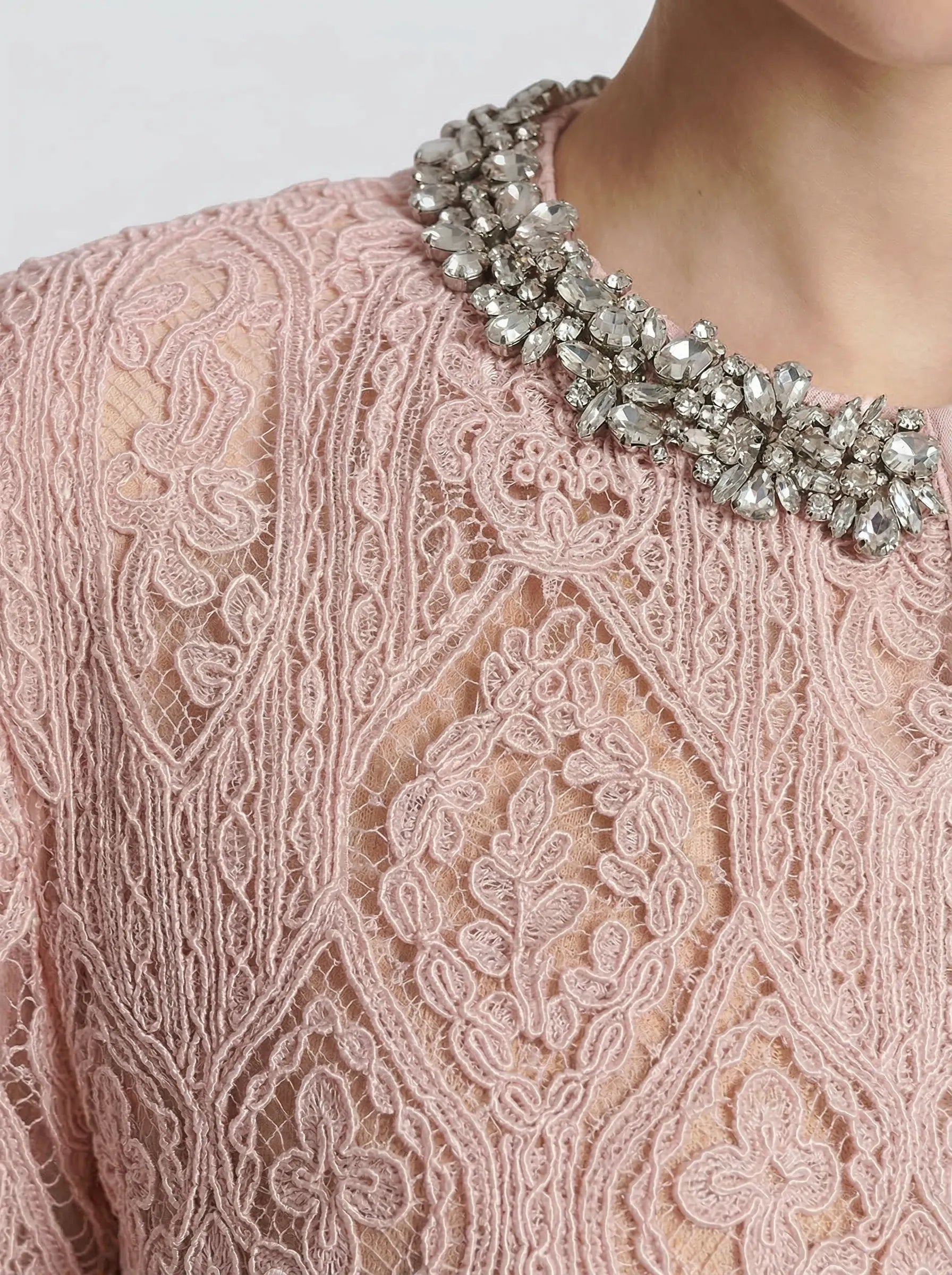 DW Ateller Crystal-Collar Rose Lace Tailored Set